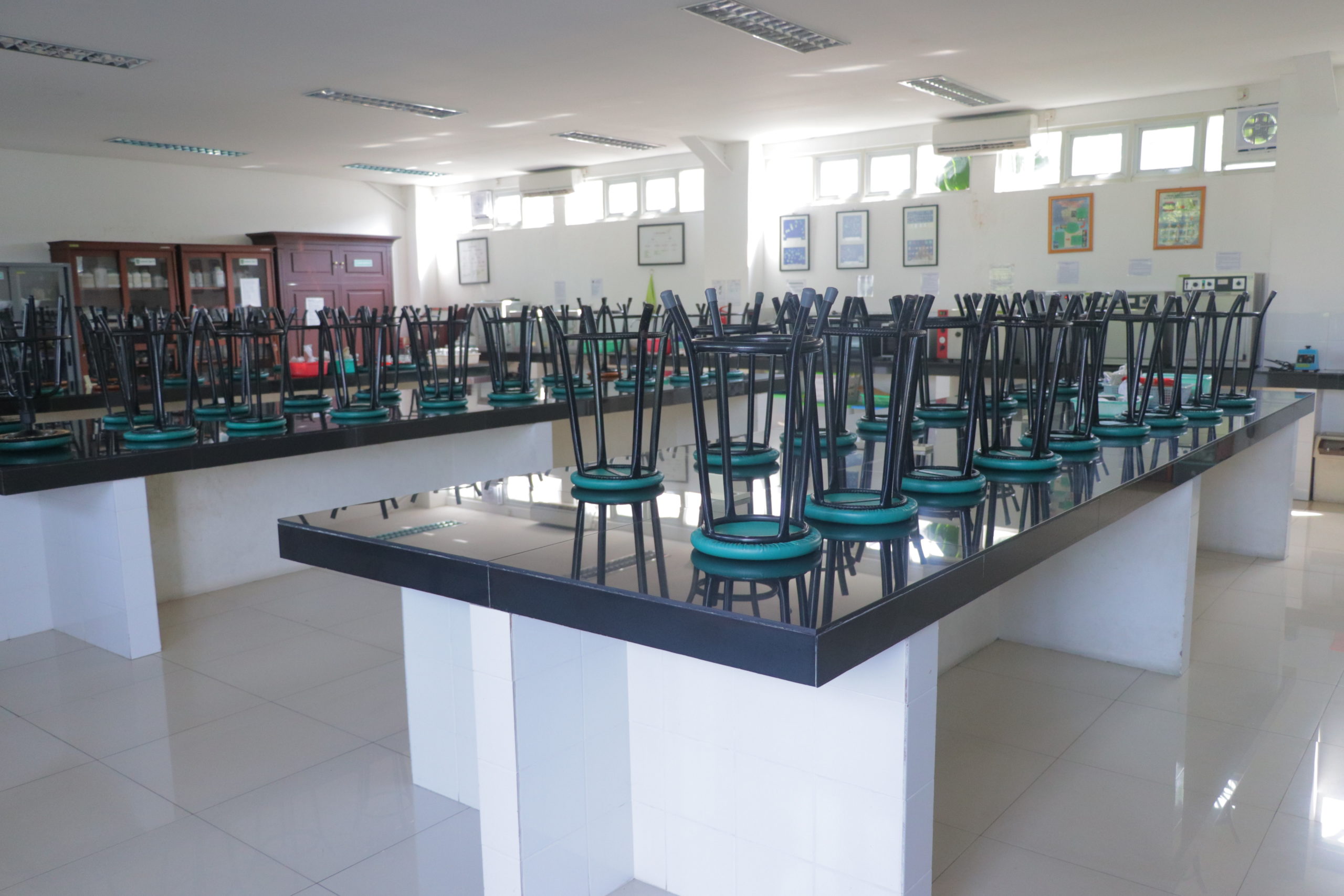 Lab Mikrobiologi dan Genetika_1
